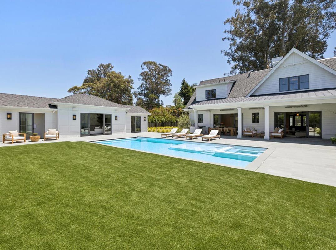 MAGNIFICENT CALIFORNIA FARMHOUSE
